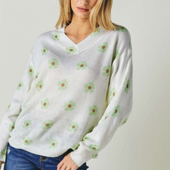 DAVI & DANI FLORAL PRINTED V NECK SWEATER - Picture 8 of 10